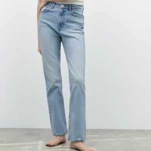 Zara TRF HIGH RISE STOVE PIPE JEANS